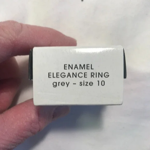 Avon 2012 Enamel Elegance Ring - grey -Size 10 - Picture 4 of 9
